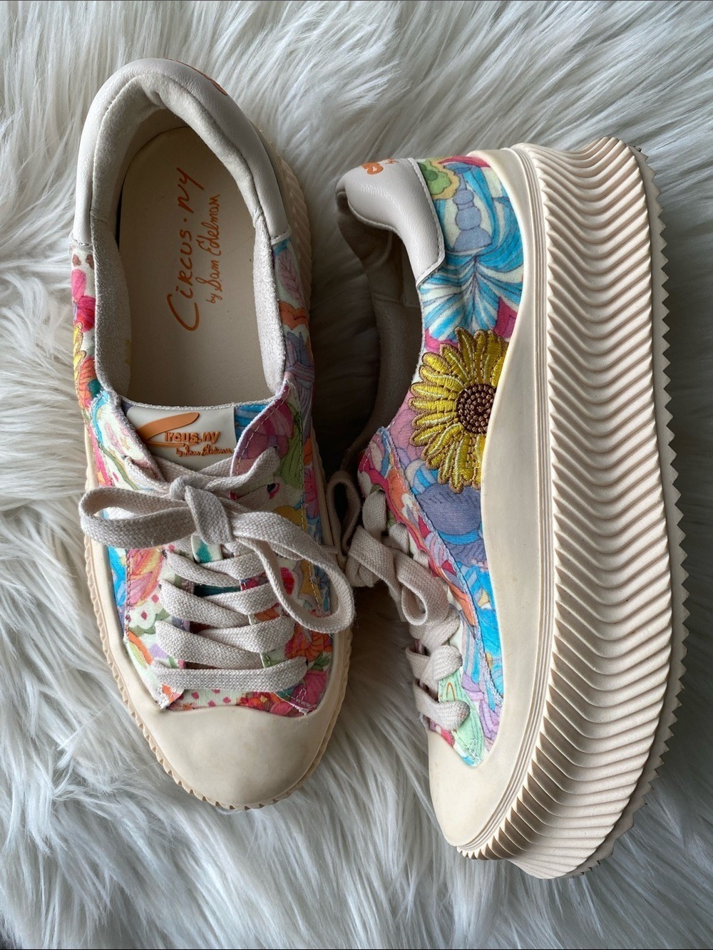 CIRCUS by Sam Edelman Tatum floral Platform Sneakers in Cream